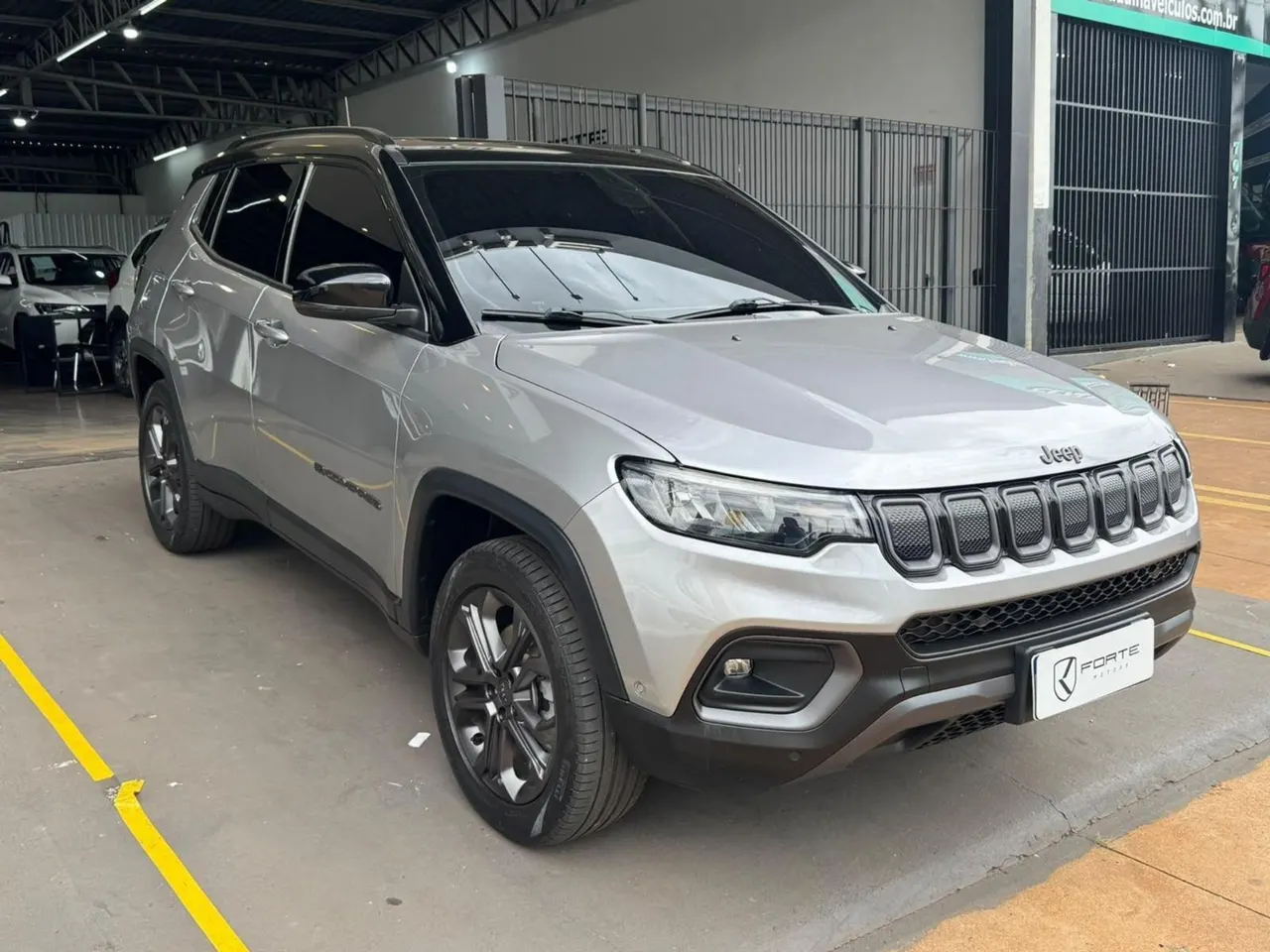Jeep Compass COMPASS LONGITUDE 2.0 4x2 Flex 16V Automático